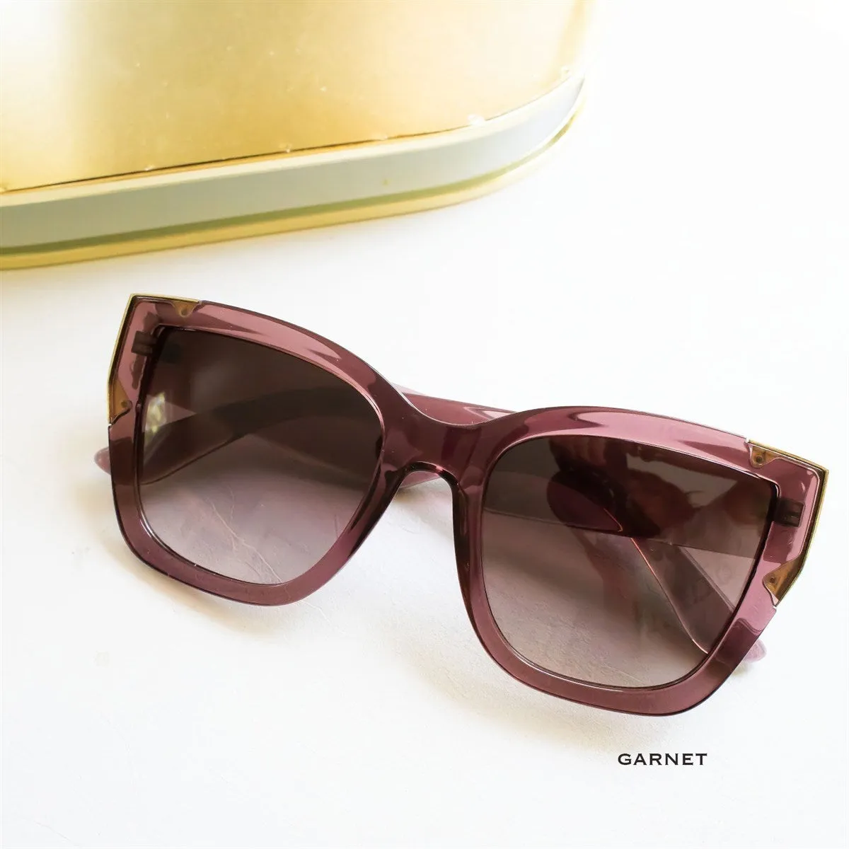 Montana Classic Cat Eye Sunglasses | Glam Sunnies | Acetate with Metal Details Eyewear