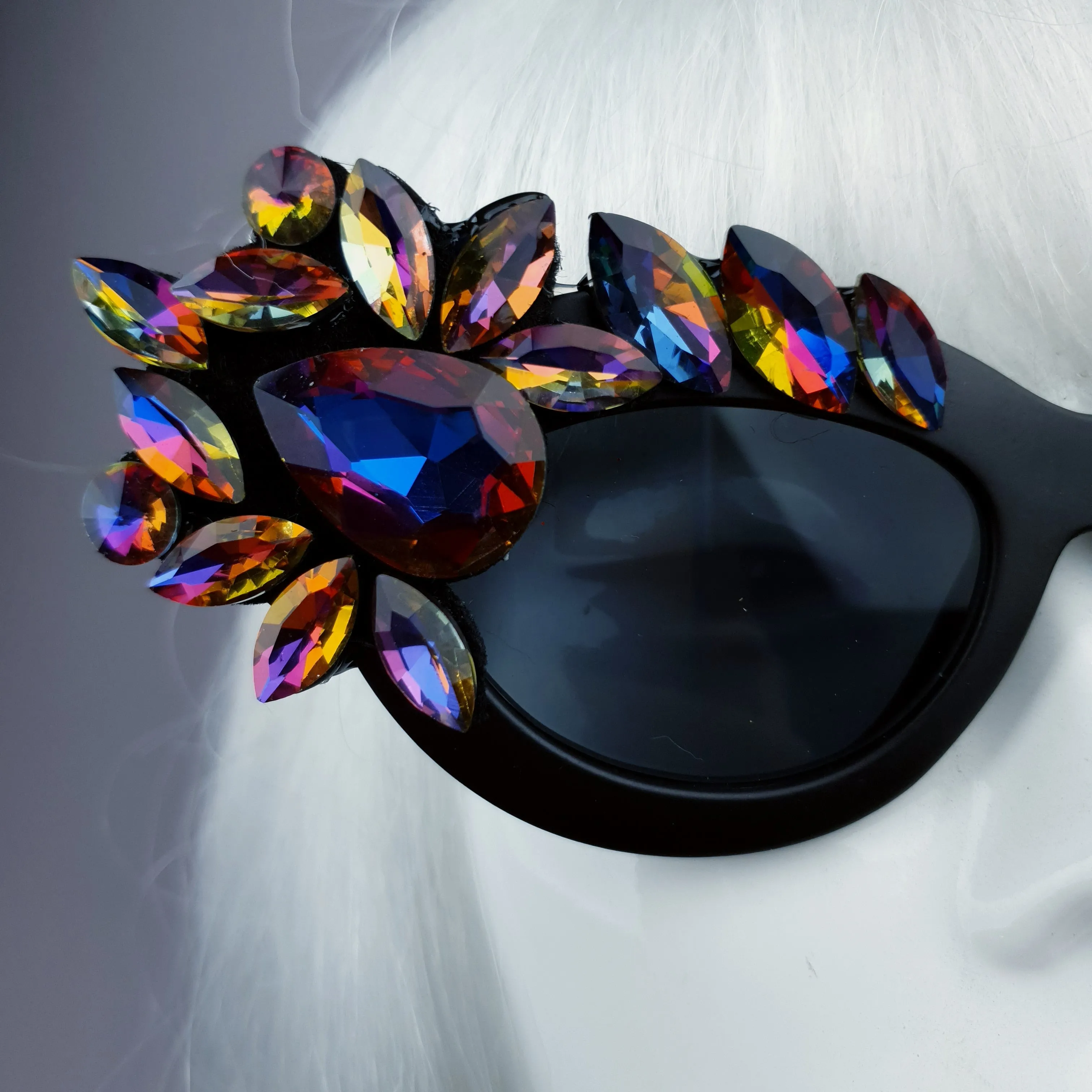 "Safira" Iridescent Jewel Cats Eye Sunglasses