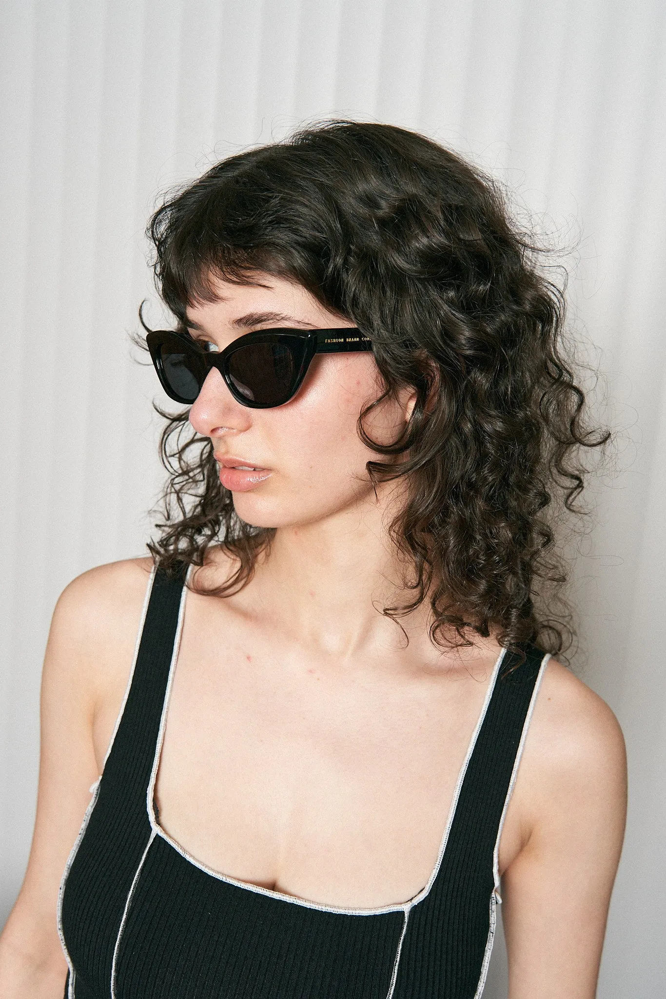 Sneaky Spy Cat Eye Sunglasses Black